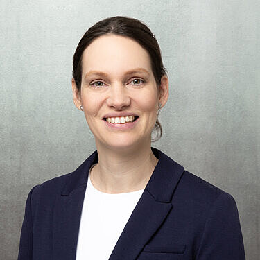 Portrait Dr. Katharina Harfenmeister